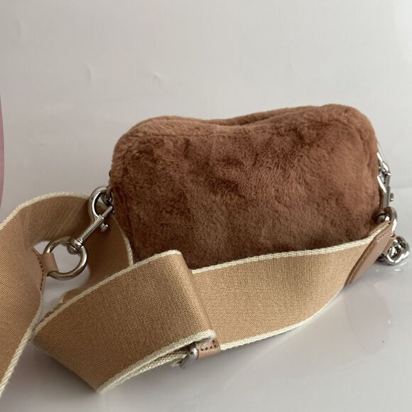 MARC JACOBS
Faux Fur Plush Snapshot Camera Bag Brown - Picture 7 of 7
